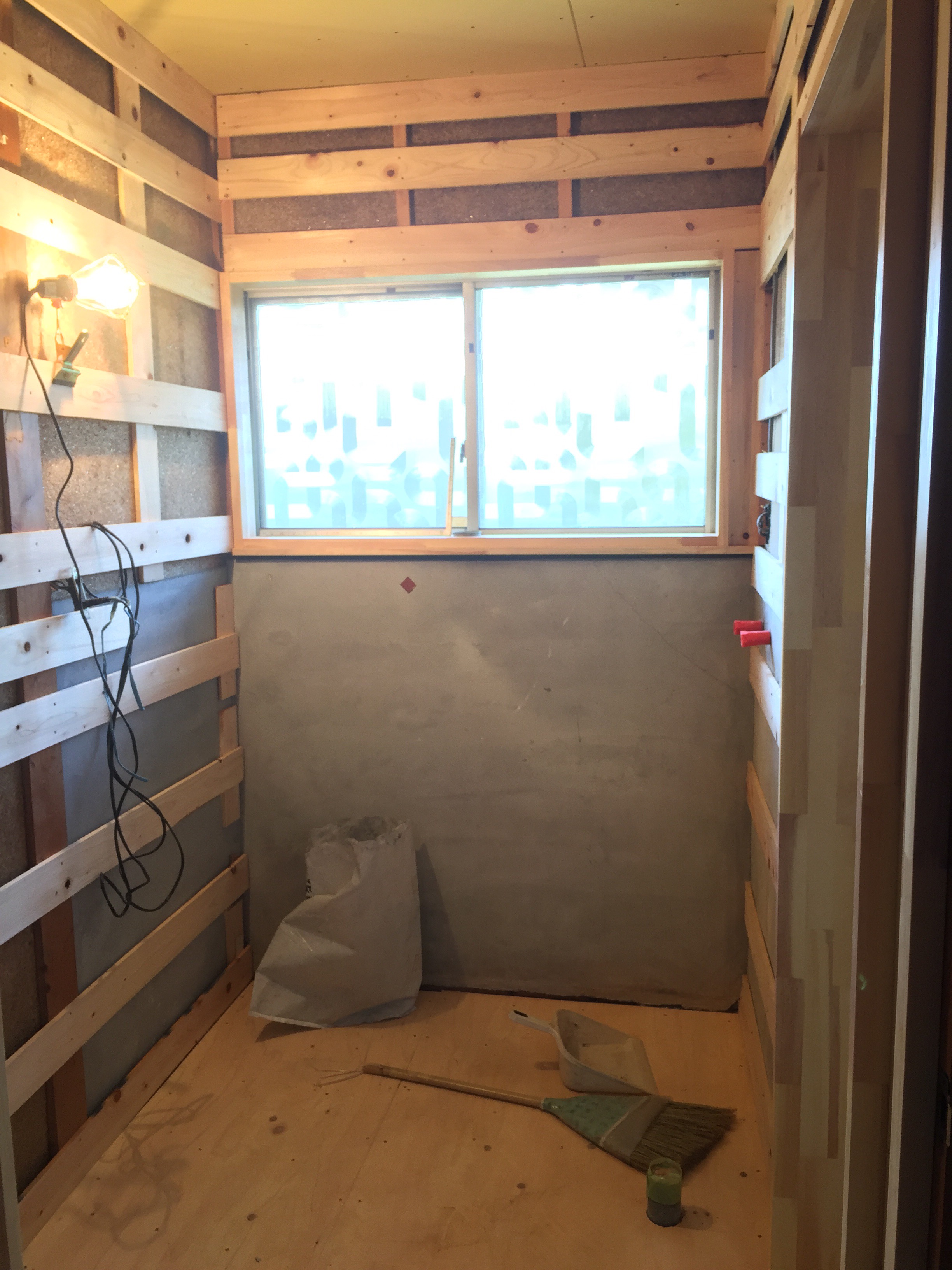 西条市 脱衣所リフォーム 施工中2